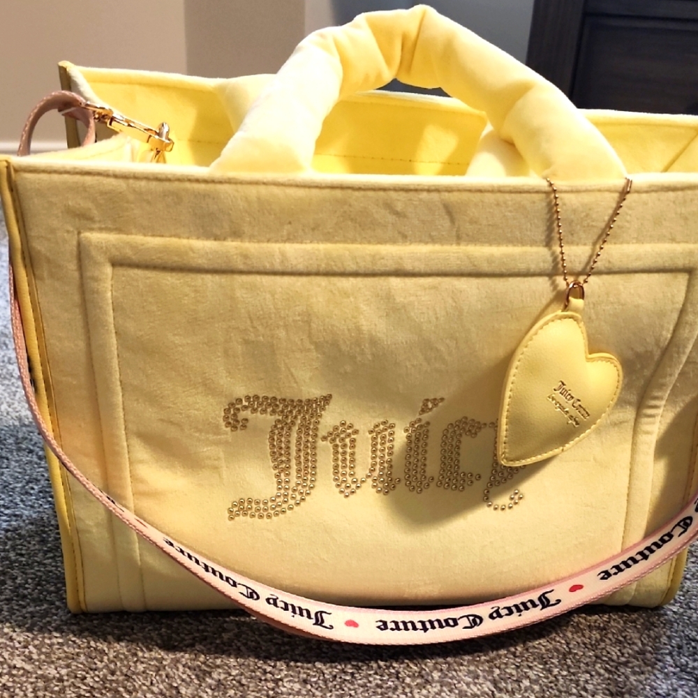 I ACCEPT MOST OFFERS Juicy Couture Tote